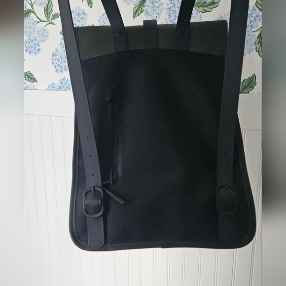 Rains backpack - Picture 3 of 4